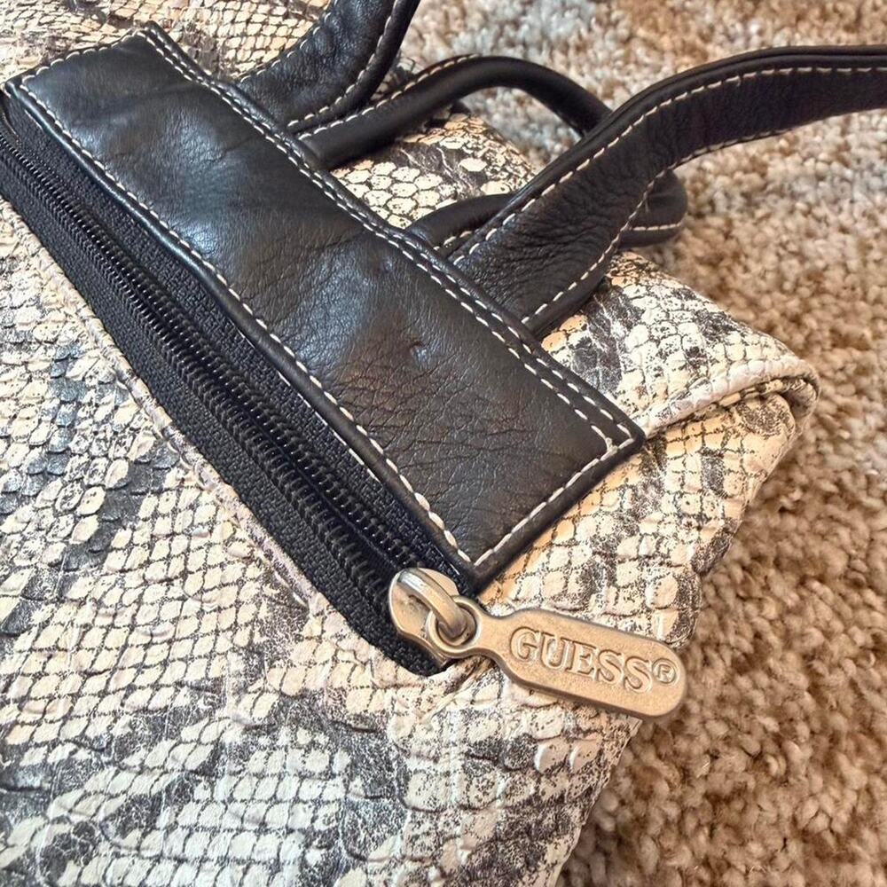 Vintage y2k guess backpack faux - Picture 5 of 6